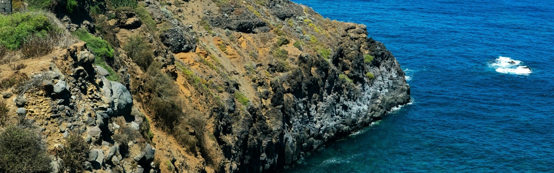 Trkisblaue Kste von Teneriffa, Kanarische Inseln |  Benjamin Merkle, Unsplash.com / Chamleon