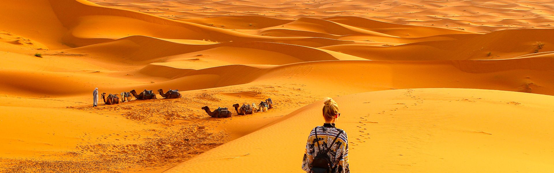 Frau in der Wste bei Merzouga |  Ines Superina, EyeEm / Chamleon