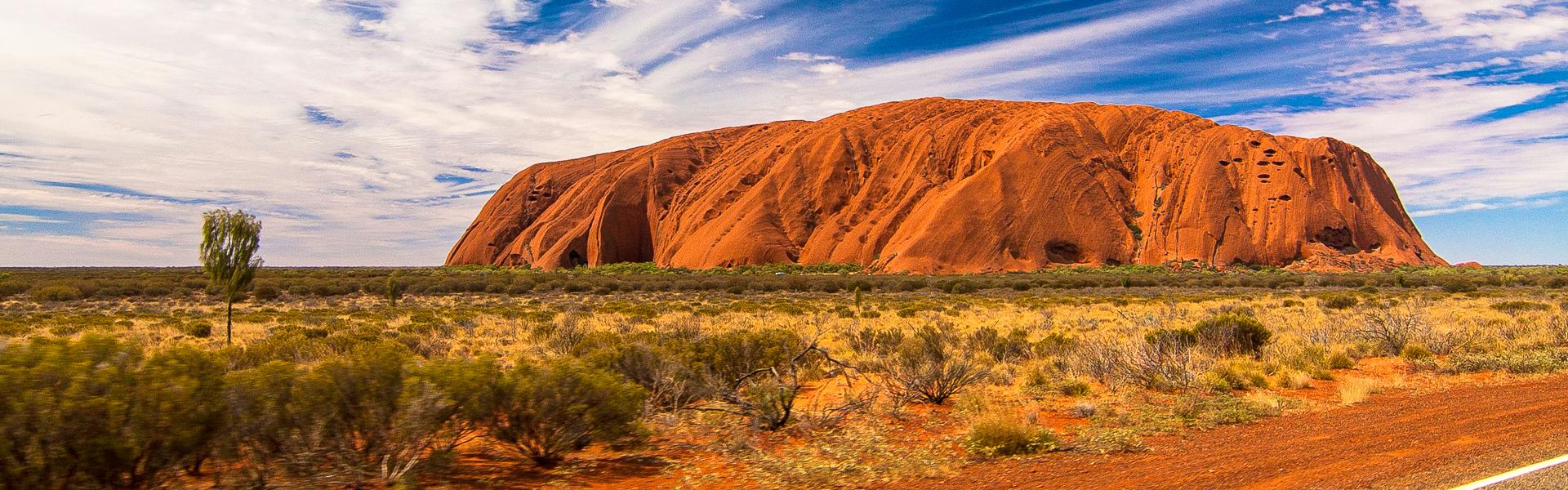 Ayers Rock |  Photoholgic, Unsplash / Chamleon