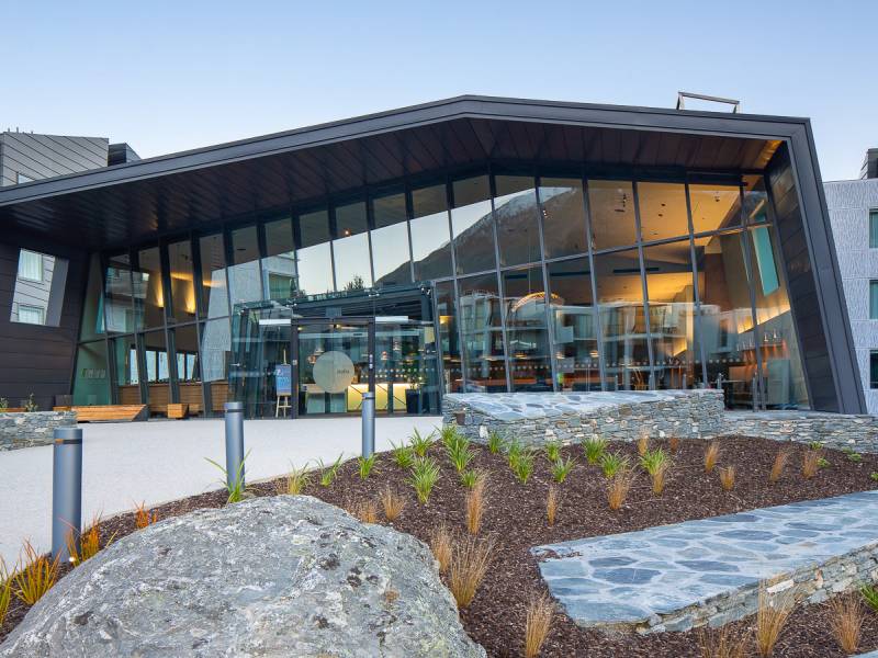 Aussenfassade |  Marina Mathews, Holiday Inn Express & Suites / Chamleon