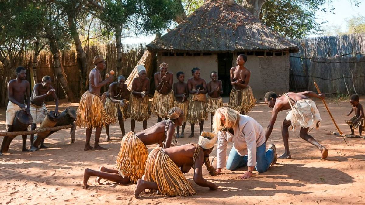 Rituale der Mafwe | © Alexander von Alten, Pack Safari / Chamäleon Rituale der Mafwe | © Alexander von Alten, Pack Safari / Chamäleon
