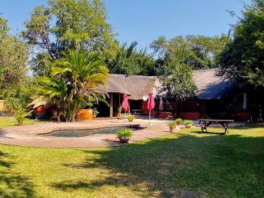 Thebe River Safaris Lodge |  Thebe River Safaris Lodge / Chamleon