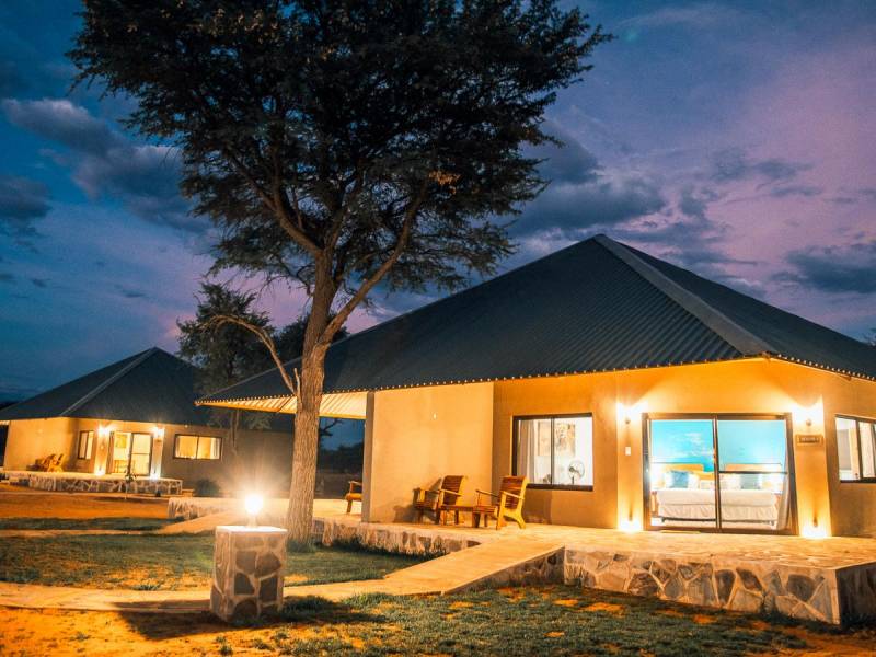 Africa Awaits Lodge |  Africa Awaits Lodge / Chamleon