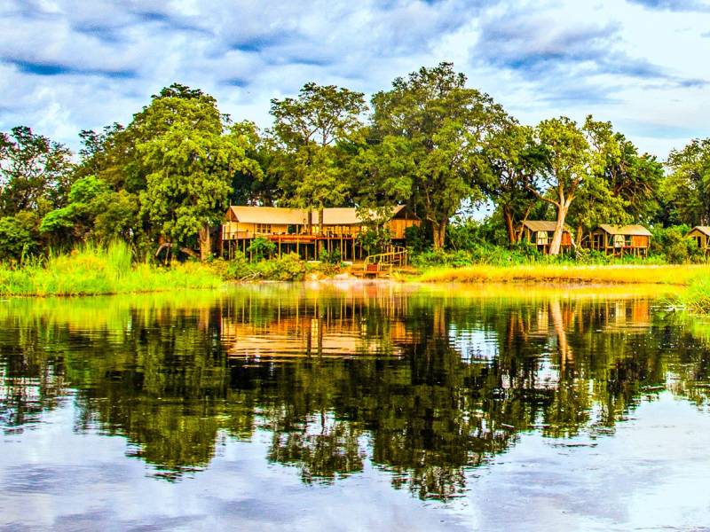 Kazile Island Lodge |  Kazile Island Lodge / Chamleon