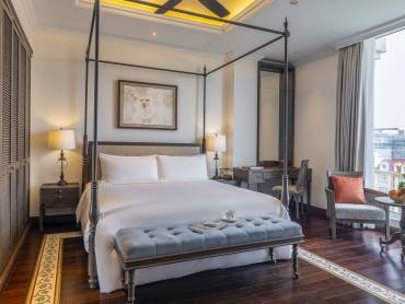 Hotelzimmer |  NGONHATHOANG, De Syloia Hotel / Chamleon