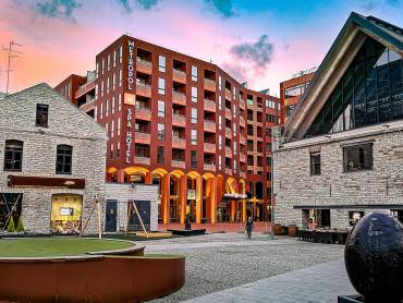 Metropol Spa |  Metropol Spa / Chamleon