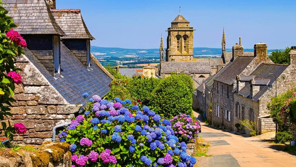 Mittelalterliches Dorf Locronan | © LianeM, iStockphoto.com / Chamäleon Mittelalterliches Dorf Locronan | © LianeM, iStockphoto.com / Chamäleon
