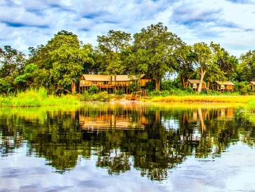 Kazile Island Lodge |  Kazile Island Lodge / Chamleon